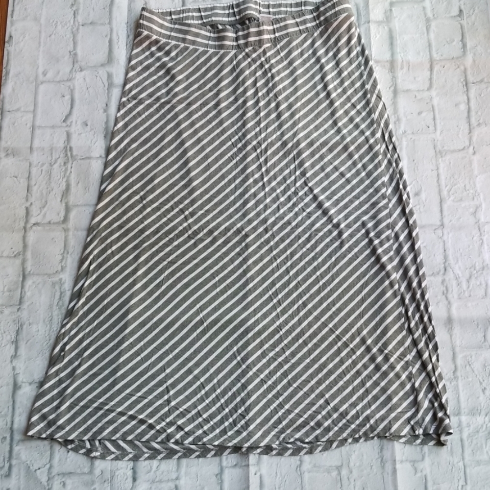 💥Liz Lange Maternity Maxi skirt - Picture 1 of 1
